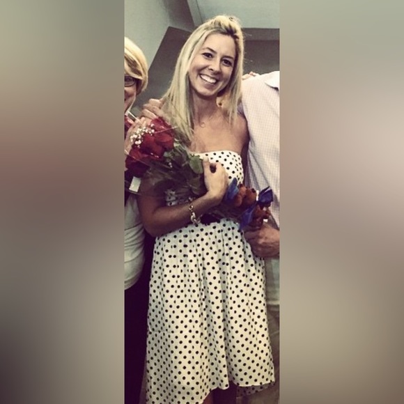 โค๏ธ LIVE SNEAK PREVIEW DRESS SHOW โค๏ธ White House Black Market Strapless Dress - Picture 3 of 3